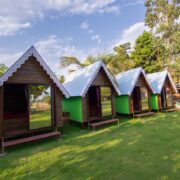 TRIANGLE TENT HOUSE